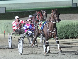 Chris Alford drives Starofsahara to Group 2 victory for Gary Quinlan.