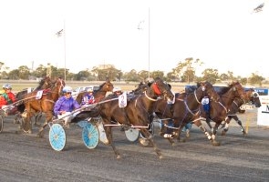 Advance Attack takes out the 2008 Horsham Pacing Cup for leading reinsman Gavin Lang.