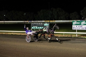 You Cannot Hide winning at Parkes last Saturday.