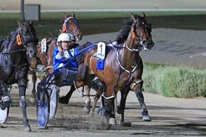 Smoken Up storms up the Tabcorp Park Melton straight in the 2011 Victoria Cup. 
