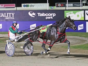 Imprincessgemma wins the Home Grown Classic for Kerryn Manning.