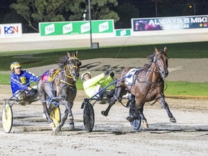 Victory: King Of Swing leads throughout in Hunter Cup