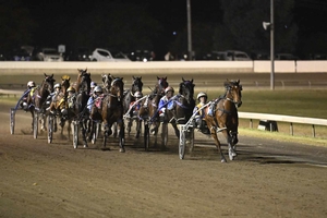 Swayzee leading the field during The Dish at the Parkes Carnival of Cups.