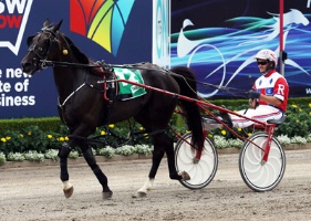 Beautide winning the 2014 TAB.COM.AU Inter Dominion
