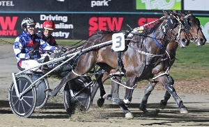 Du Vella wins at Melton for Geoff Webster. 